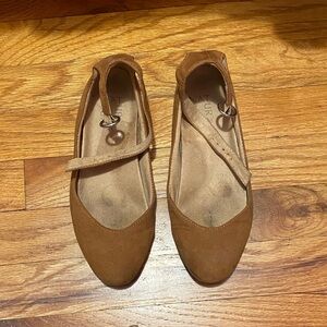 Naturalizer Flats